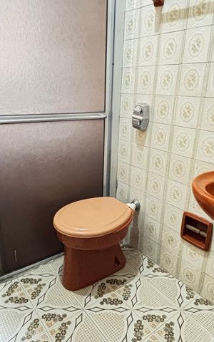 Casa para alugar com 81m², 2 quartos e 1 vaga Casa para alugar com 81m², 2 quartos e 1 vagaBanheiro 1