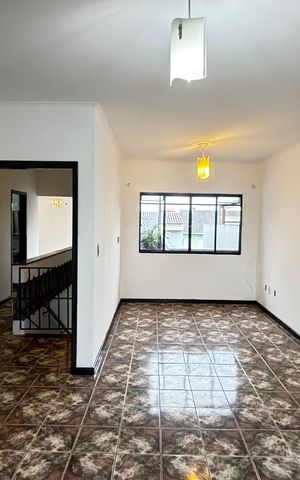 Casa para alugar com 160m², 3 quartos e 1 vaga Casa para alugar com 160m², 3 quartos e 1 vagaSala
