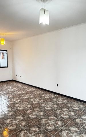 Casa para alugar com 160m², 3 quartos e 1 vaga Casa para alugar com 160m², 3 quartos e 1 vagaSala