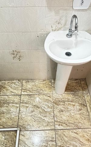 Casa para alugar com 160m², 3 quartos e 1 vaga Casa para alugar com 160m², 3 quartos e 1 vagaBanheiro