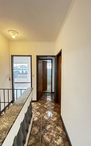 Casa para alugar com 160m², 3 quartos e 1 vaga Casa para alugar com 160m², 3 quartos e 1 vagaCorredor