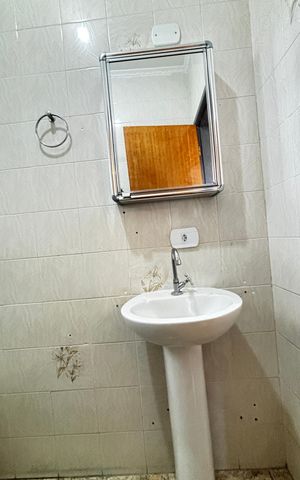 Casa para alugar com 160m², 3 quartos e 1 vaga Casa para alugar com 160m², 3 quartos e 1 vagaBanheiro