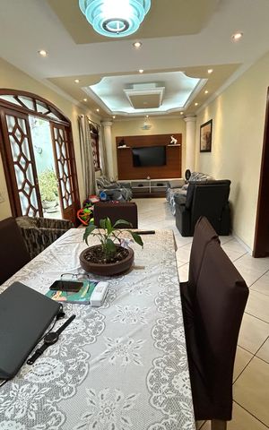 Casa de condomínio à venda com 166m², 3 quartos e 2 vagasSala