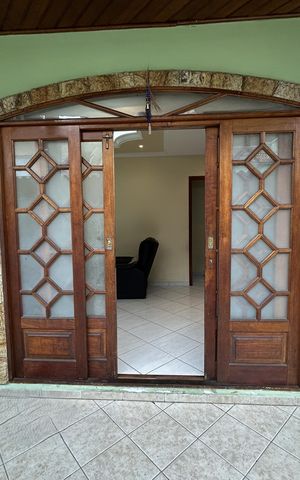 Casa de condomínio à venda com 166m², 3 quartos e 2 vagasEntrada
