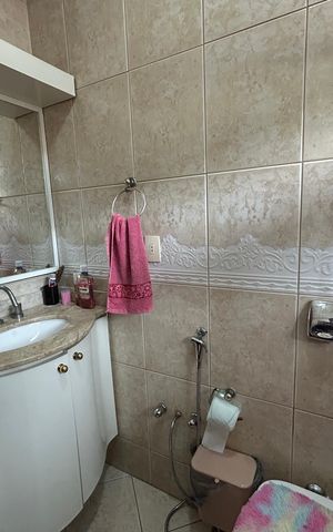Casa de condomínio à venda com 166m², 3 quartos e 2 vagasBanheiro Social 