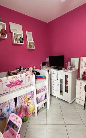 Casa de condomínio à venda com 166m², 3 quartos e 2 vagasQuarto 2