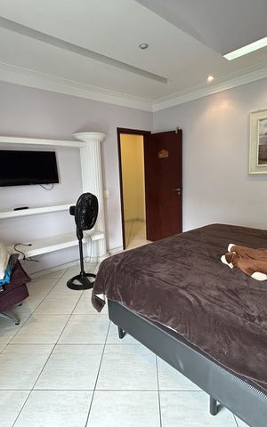 Casa de condomínio à venda com 166m², 3 quartos e 2 vagasQuarto 3 - Suíte