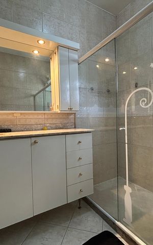 Casa de condomínio à venda com 166m², 3 quartos e 2 vagasBanheiro do quarto 3 suite