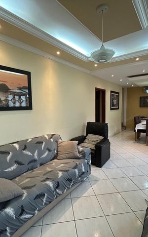 Casa de condomínio à venda com 166m², 3 quartos e 2 vagasSala