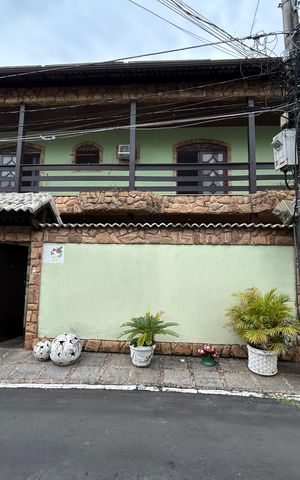 Casa de condomínio à venda com 166m², 3 quartos e 2 vagasFachada
