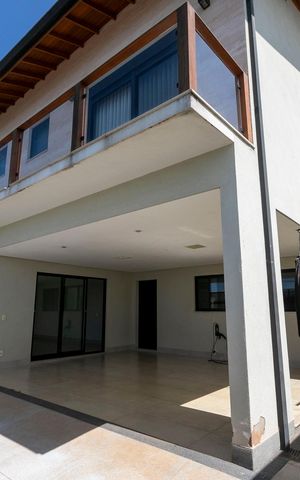 Casa de condomínio à venda com 504m², 3 quartos e 4 vagasGARAGEM