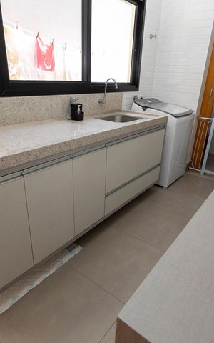 Casa de condomínio à venda com 504m², 3 quartos e 4 vagasÁREA DE SERVIÇO