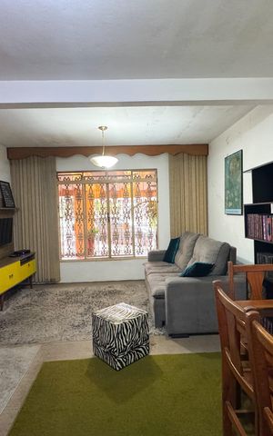 Casa à venda com 110m², 3 quartos e 1 vaga Casa à venda com 110m², 3 quartos e 1 vagaSala
