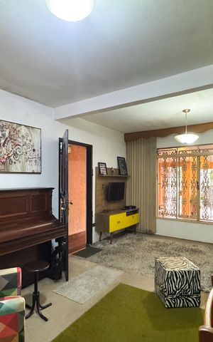 Casa à venda com 110m², 3 quartos e 1 vaga Casa à venda com 110m², 3 quartos e 1 vagaSala