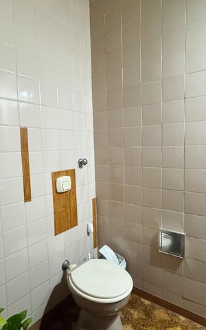Casa à venda com 110m², 3 quartos e 1 vaga Casa à venda com 110m², 3 quartos e 1 vagaBanheiro Social