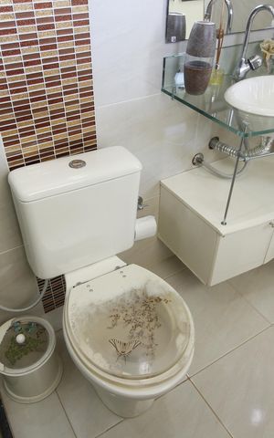 Casa de condomínio para alugar com 120m², 2 quartos e sem vagaBanheiro 1