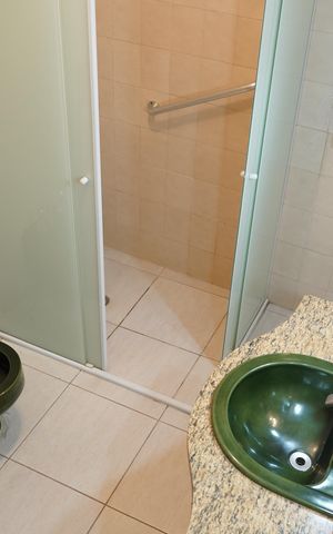 Casa para alugar com 250m², 3 quartos e 2 vagasBanheiro