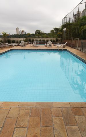 Apartamento para alugar com 178m², 4 quartos e 2 vagasÁrea comum - Piscina