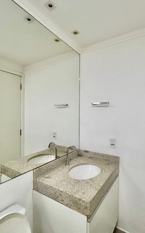 Apartamento à venda com 57m², 2 quartos e 1 vaga Apartamento à venda com 57m², 2 quartos e 1 vagaBanheiro do Quarto 1