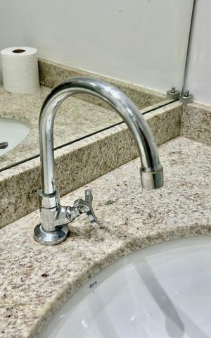Apartamento à venda com 57m², 2 quartos e 1 vaga Apartamento à venda com 57m², 2 quartos e 1 vagaBanheiro