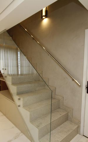 Apartamento à venda com 232m², 4 quartos e 4 vagasEscada