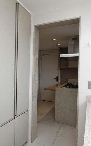 Apartamento à venda com 232m², 4 quartos e 4 vagasÁrea de Serviço