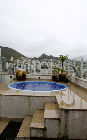 Apartamento à venda com 232m², 4 quartos e 4 vagasPiscina