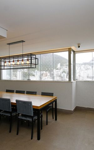 Apartamento à venda com 232m², 4 quartos e 4 vagasCobertura