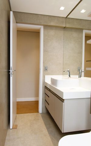 Apartamento à venda com 232m², 4 quartos e 4 vagasBanheiro Social
