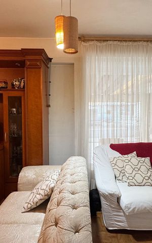 Casa à venda com 137m², 3 quartos e 2 vagas Casa à venda com 137m², 3 quartos e 2 vagasSala