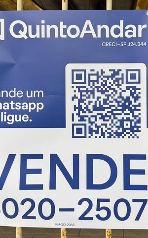 Casa à venda com 137m², 3 quartos e 2 vagas Casa à venda com 137m², 3 quartos e 2 vagasPlaca