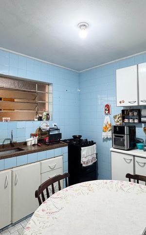 Casa à venda com 137m², 3 quartos e 2 vagas Casa à venda com 137m², 3 quartos e 2 vagasCozinha