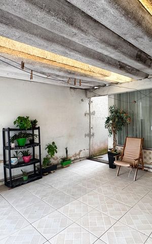 Casa à venda com 137m², 3 quartos e 2 vagas Casa à venda com 137m², 3 quartos e 2 vagasGaragem