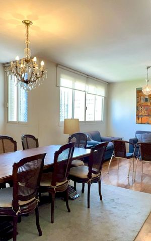 Apartamento à venda com 226m², 3 quartos e 1 vaga Apartamento à venda com 226m², 3 quartos e 1 vagaSala de Jantar
