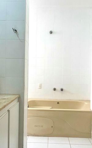 Apartamento à venda com 226m², 3 quartos e 1 vaga Apartamento à venda com 226m², 3 quartos e 1 vagaBanheiro da Suíte