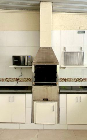 Apartamento à venda com 226m², 3 quartos e 1 vaga Apartamento à venda com 226m², 3 quartos e 1 vagaChurrasqueira