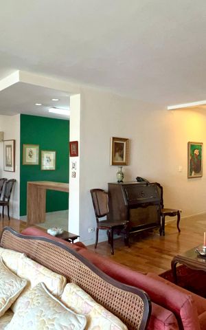 Apartamento à venda com 226m², 3 quartos e 1 vaga Apartamento à venda com 226m², 3 quartos e 1 vagaSala
