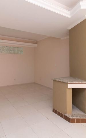 Casa para alugar com 253m², 3 quartos e 4 vagas Casa para alugar com 253m², 3 quartos e 4 vagasSala