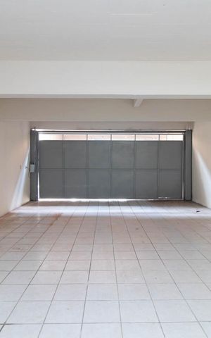 Casa para alugar com 253m², 3 quartos e 4 vagas Casa para alugar com 253m², 3 quartos e 4 vagasGaragem