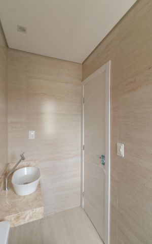 Casa à venda com 165m², 3 quartos e 2 vagas