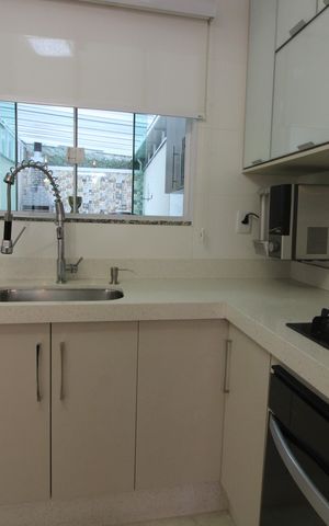Casa para alugar com 140m², 3 quartos e 2 vagasCozinha