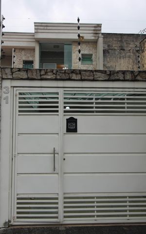 Casa para alugar com 140m², 3 quartos e 2 vagasFachada