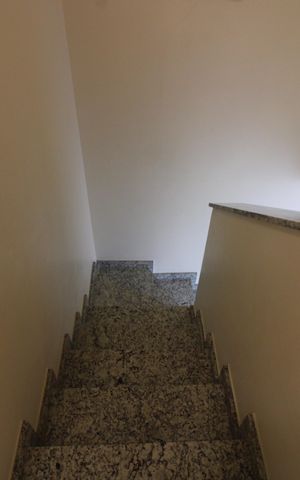 Casa para alugar com 140m², 3 quartos e 2 vagasescada
