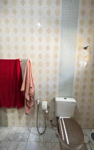 Casa para alugar com 200m², 4 quartos e 8 vagas Casa para alugar com 200m², 4 quartos e 8 vagasBanheiro da Suíte