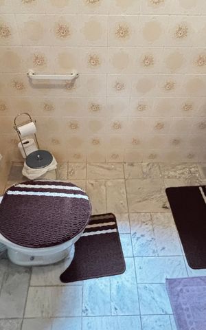 Casa para alugar com 200m², 4 quartos e 8 vagas Casa para alugar com 200m², 4 quartos e 8 vagasBanheiro