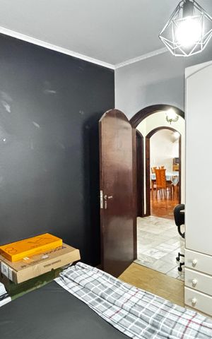 Casa para alugar com 200m², 4 quartos e 8 vagas Casa para alugar com 200m², 4 quartos e 8 vagasQuarto 1