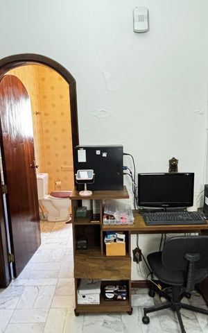 Casa para alugar com 200m², 4 quartos e 8 vagas Casa para alugar com 200m², 4 quartos e 8 vagasEscritório