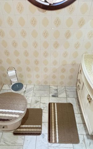 Casa para alugar com 200m², 4 quartos e 8 vagas Casa para alugar com 200m², 4 quartos e 8 vagasBanheiro da Suíte