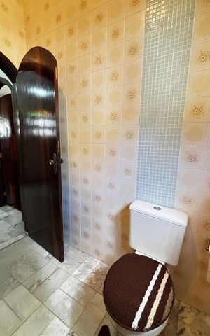Casa para alugar com 200m², 4 quartos e 8 vagas Casa para alugar com 200m², 4 quartos e 8 vagasBanheiro