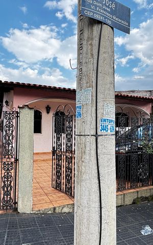 Casa para alugar com 200m², 4 quartos e 8 vagas Casa para alugar com 200m², 4 quartos e 8 vagasFachada